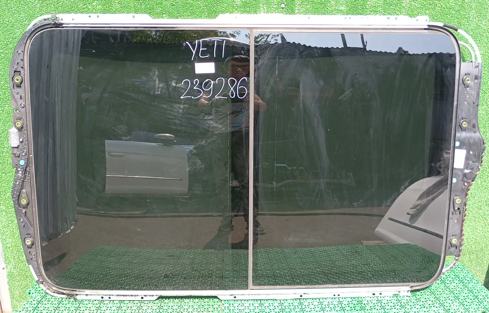 Люк панорамный SKODA YETI 2010- б/у