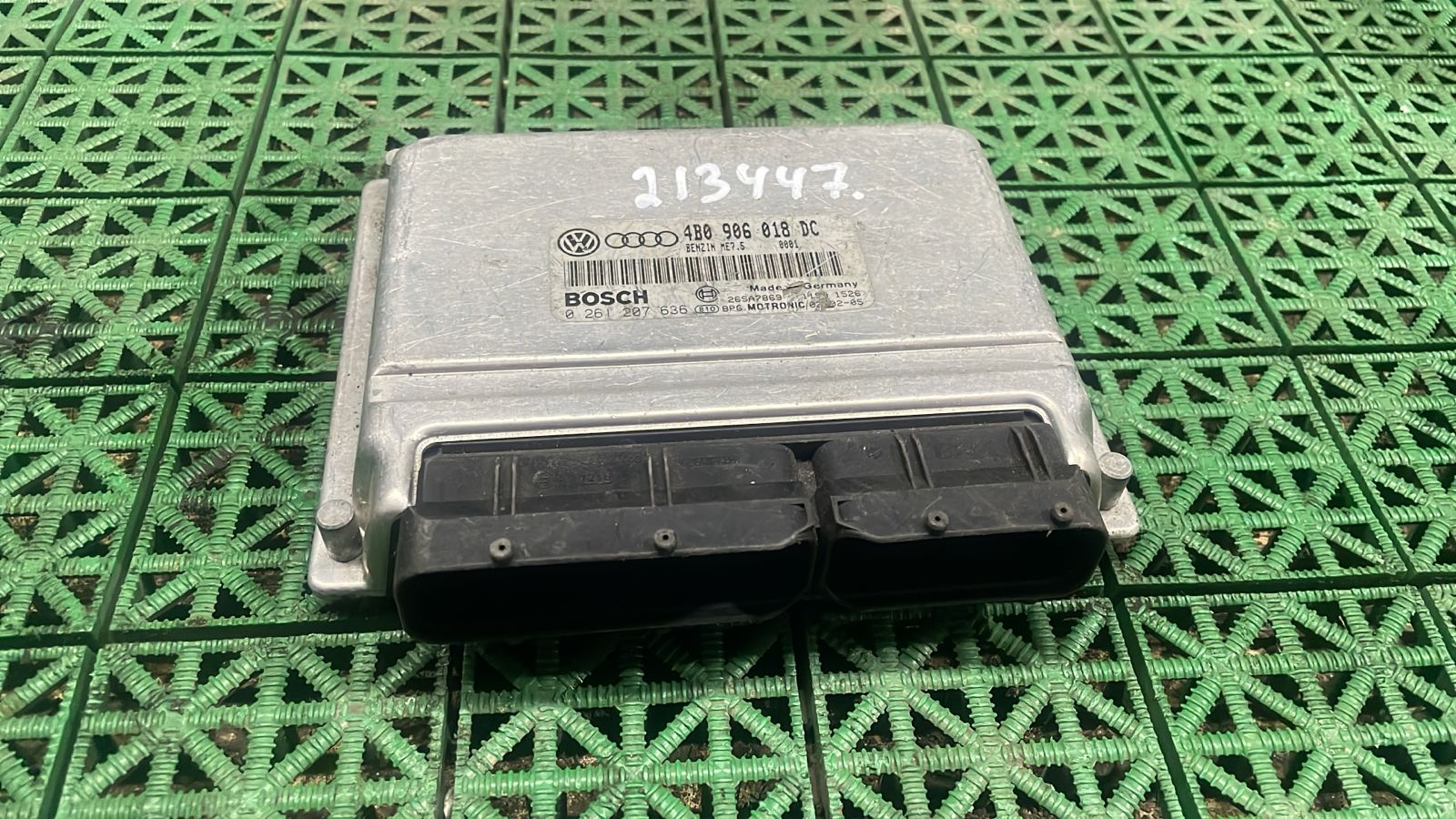 Блок управления двигателя ДВС ЭБУ VOLKSWAGEN PASSAT B5+ AWM 2001- Б/У