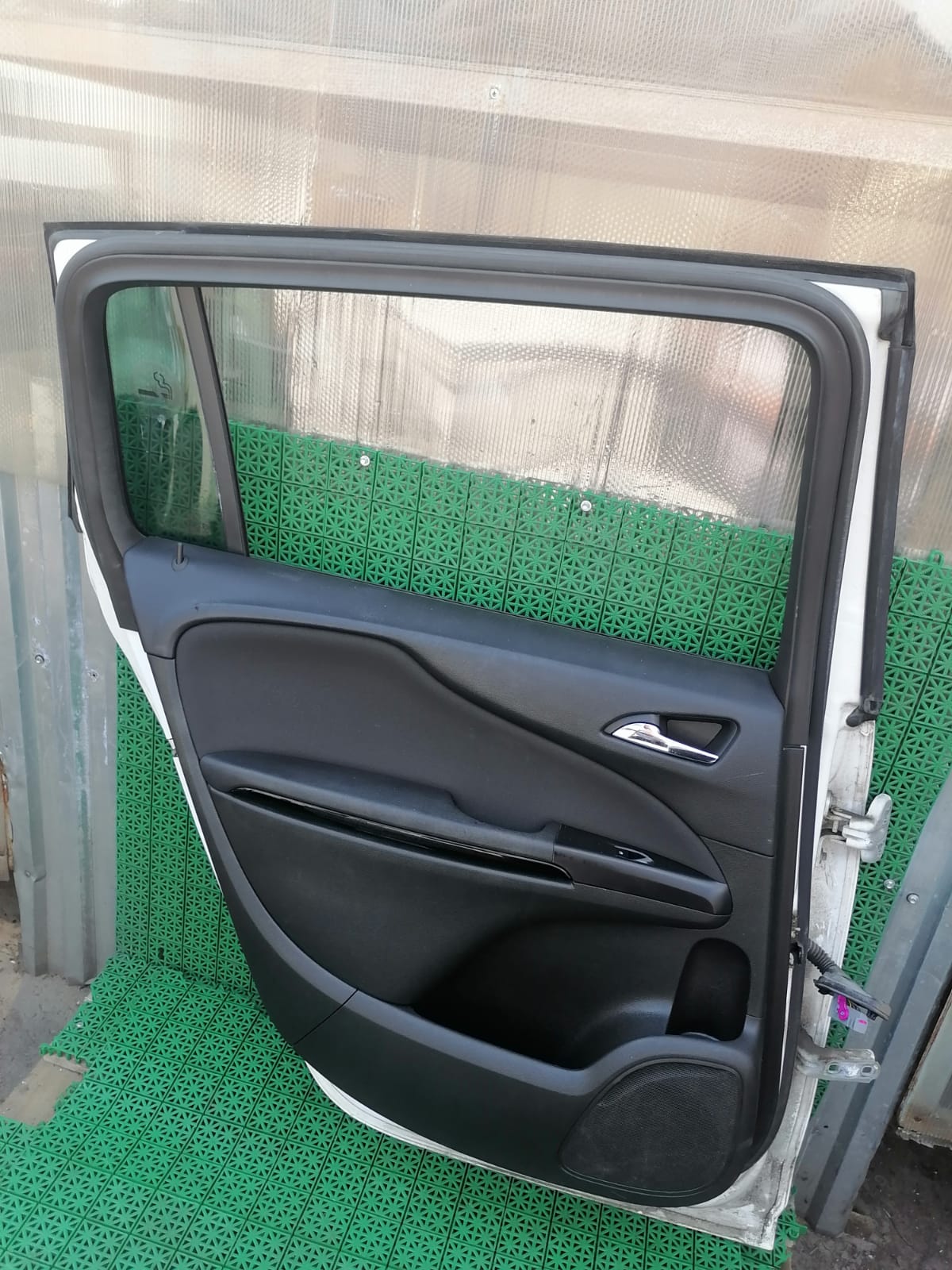Стеклоподъемник OPEL ZAFIRA C 2013- задний левый б/у