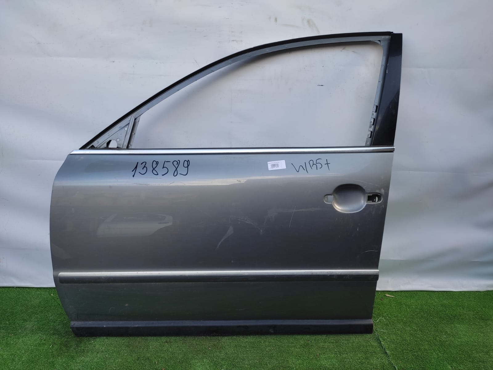 Дверь VOLKSWAGEN PASSAT B5,B5+ 1997- передняя левая серая б/у