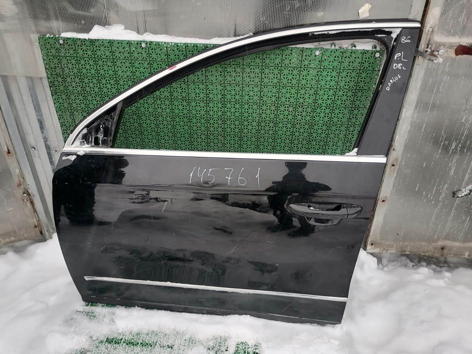 Дверь VOLKSWAGEN PASSAT B6 2005- передняя левая чёрная б/у
