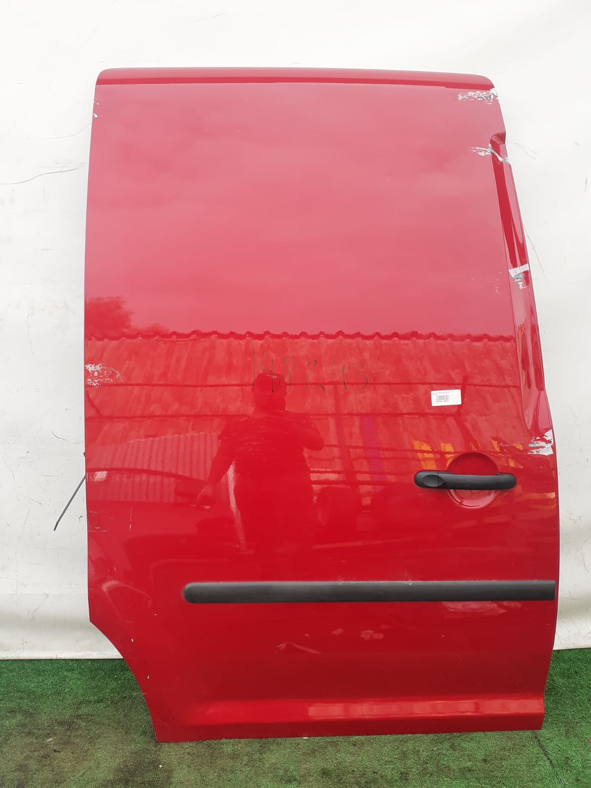 Дверь VOLKSWAGEN CADDY 2004- сдвижная боковая без оконного проема правая красная б/у