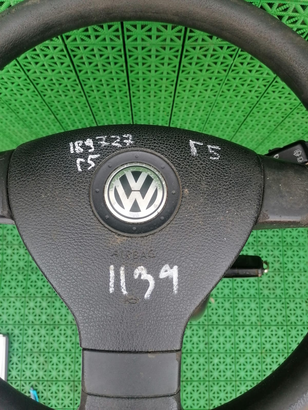 Лента под руль AUDI A3, SKODA OCTAVIA 1Z, VOLKSWAGEN GOLF 5, PASSAT B6 2004-б/у