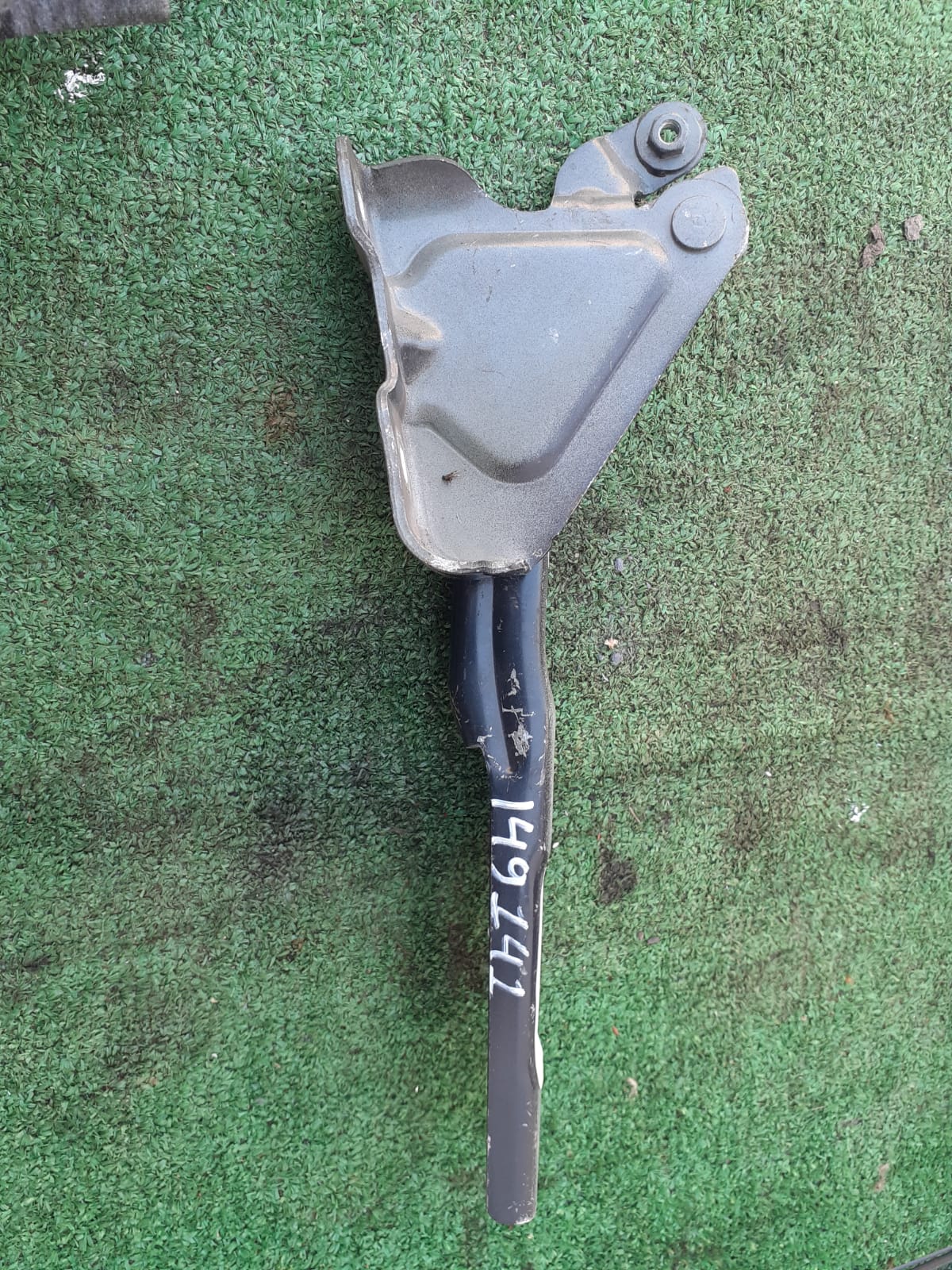 Петля капота OPEL MOKKA 2012- правая чёрная б/у