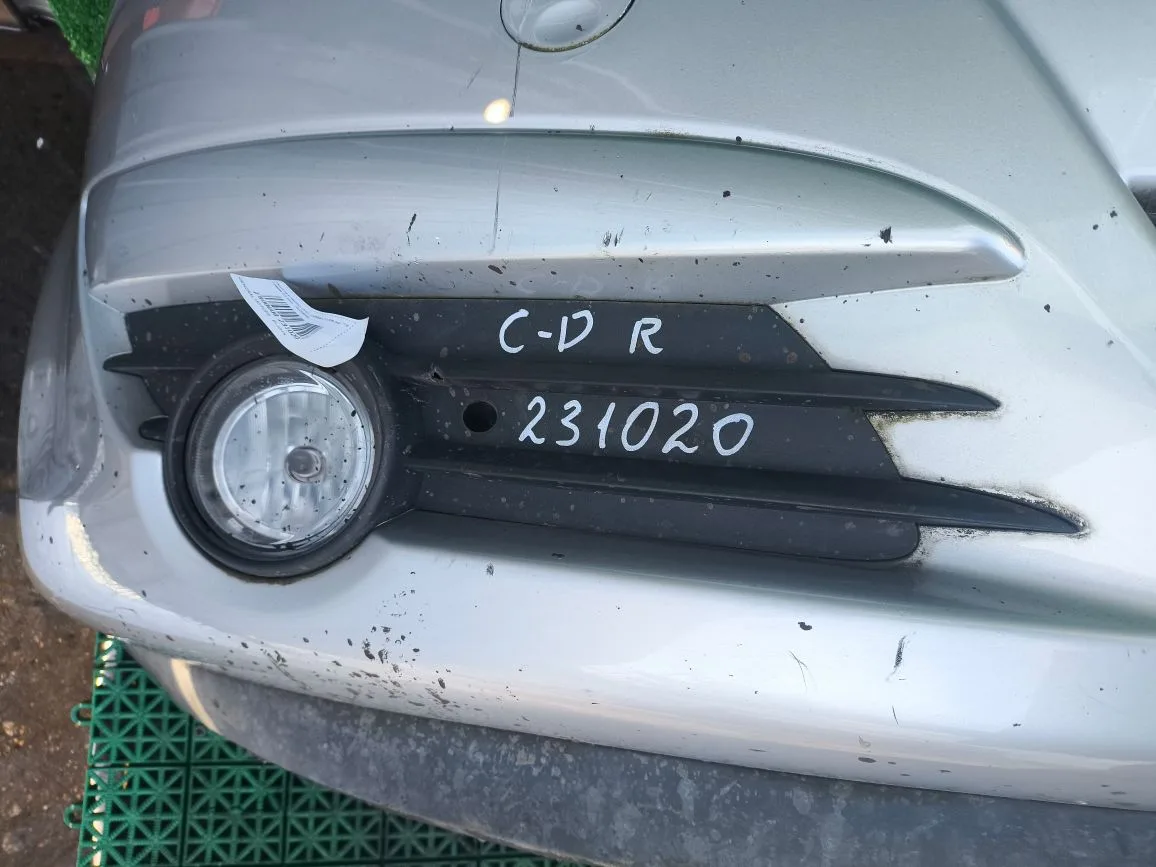 Решетка в бампер OPEL CORSA D 2006- под ПТФ правая б/у