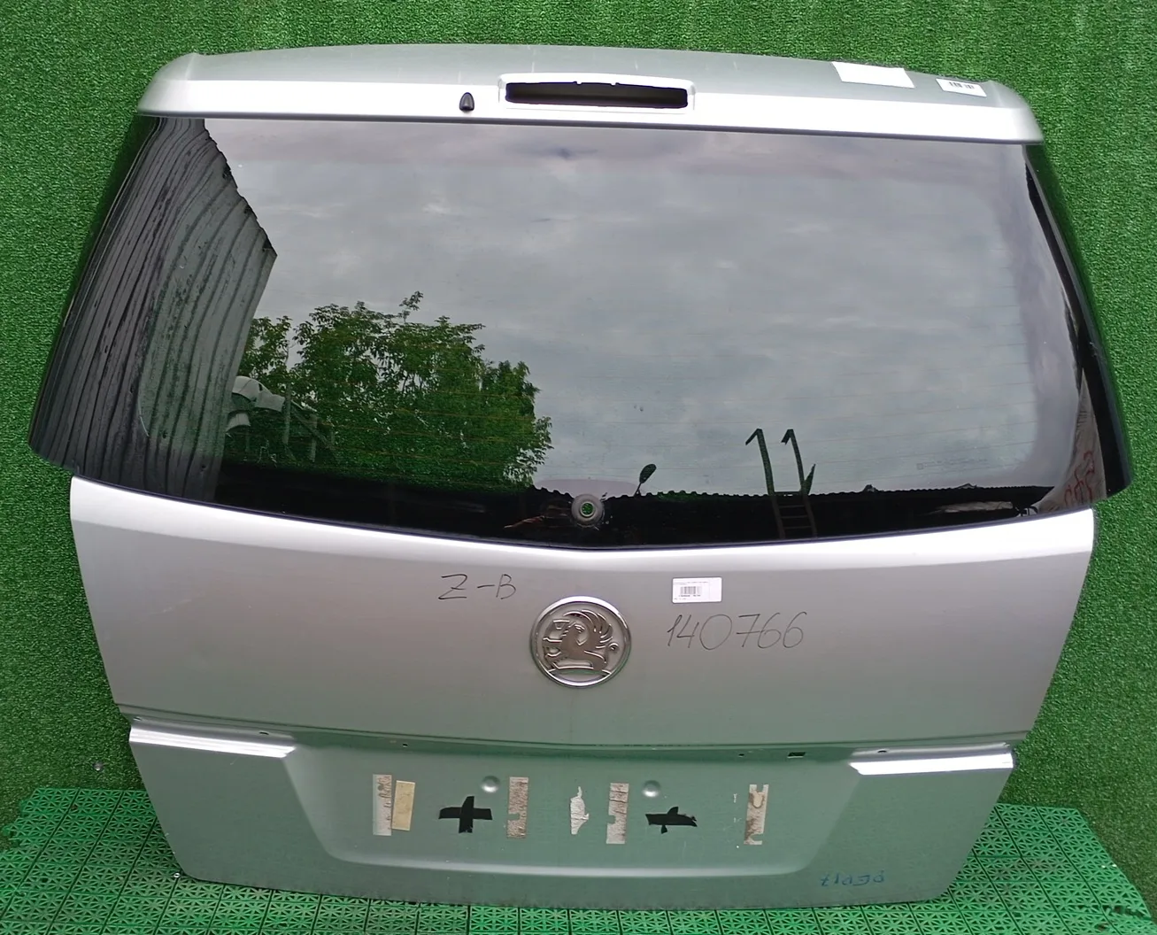 Крышка багажника OPEL ZAFIRA B 2005- серебро б/у