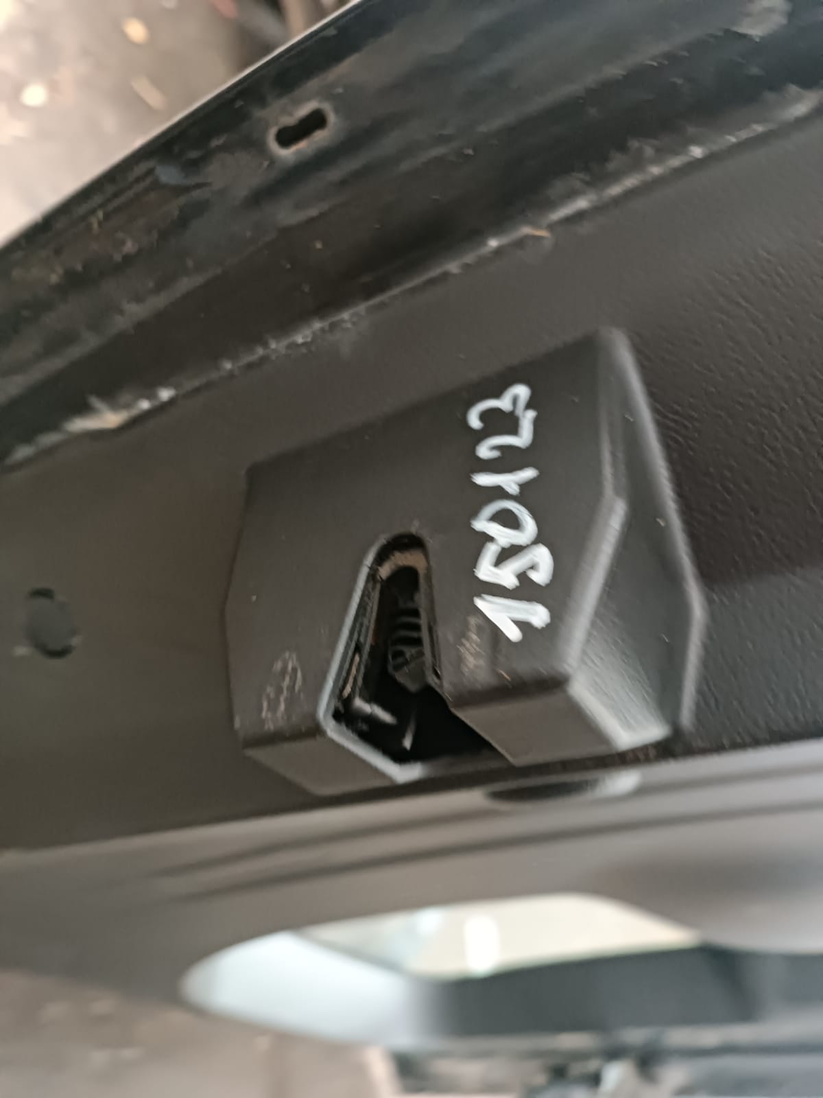 Замок крышки багажника OPEL ASTRA J, ZAFIRA C, CHEVROLET ORLANDO, CRUSE 2010- б/у