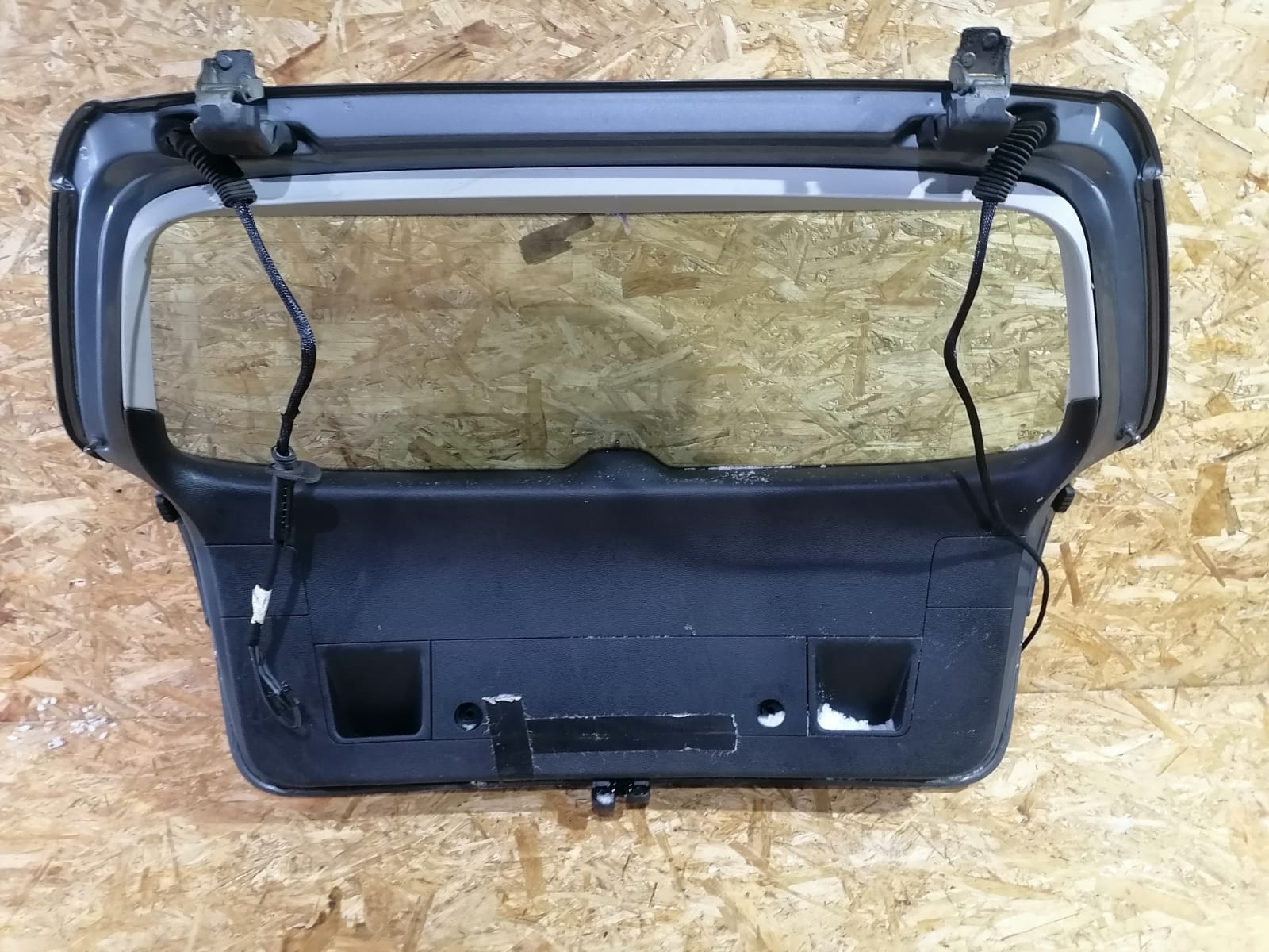 Замок крышки багажника VOLKSWAGEN GOLF 5/5+/6, PASSAT B6/B7, TOURAN, TIGUAN 2004- универсал б/у