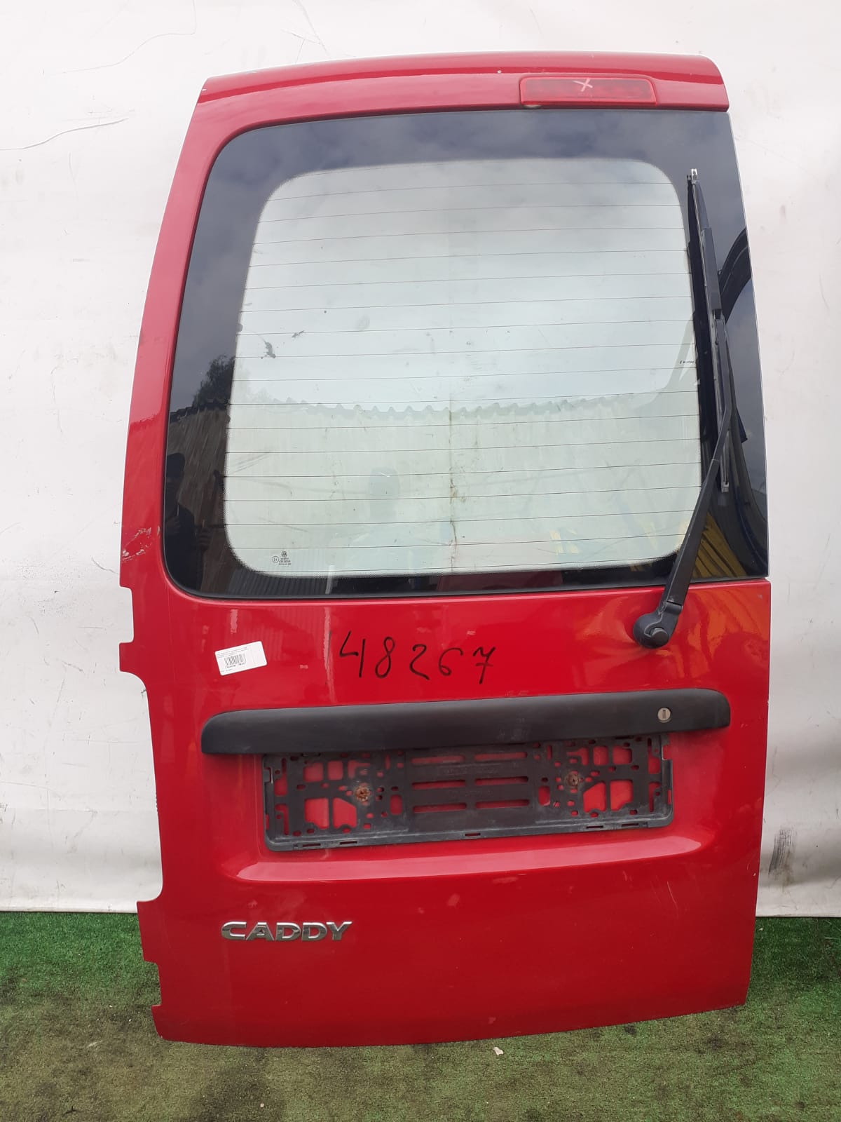 Дверь багажника VOLKSWAGEN CADDY 2004- задняя левая распашная (с вырезом под стекло) красная б/у