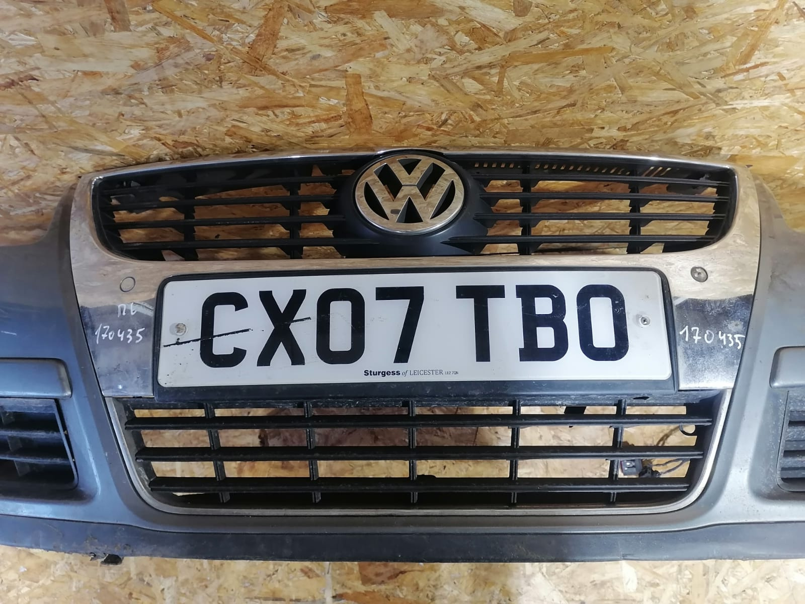 Решетка радиатора VOLKSWAGEN PASSAT B6 2005- под парктроники б/у
