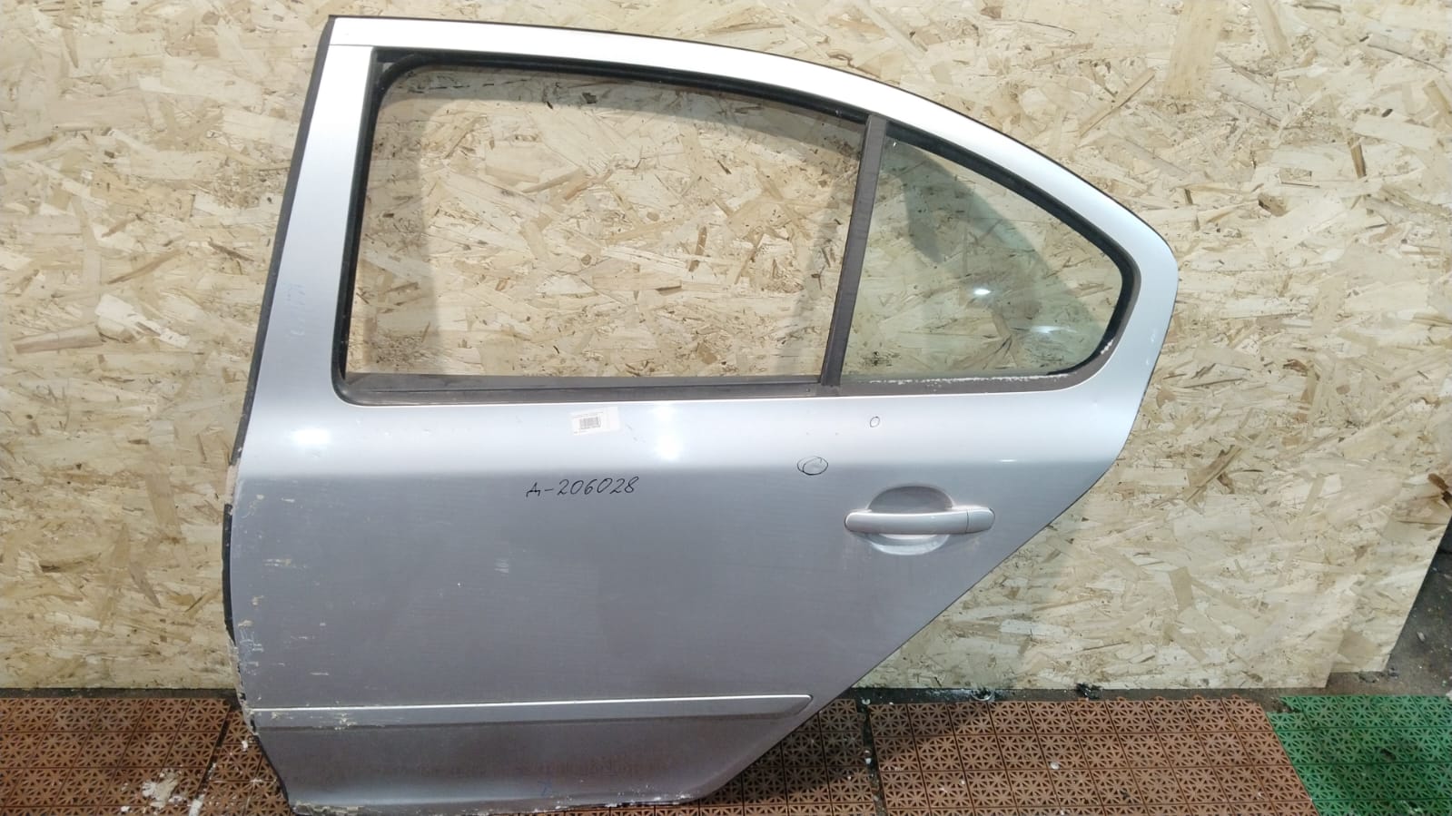 Дверь SKODA OCTAVIA 1Z 2004- задняя левая хэтчбек серебро б/у