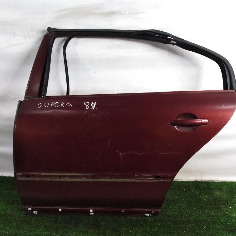 Дверь SKODA SUPERB 2002- задняя левая вишня Б/У