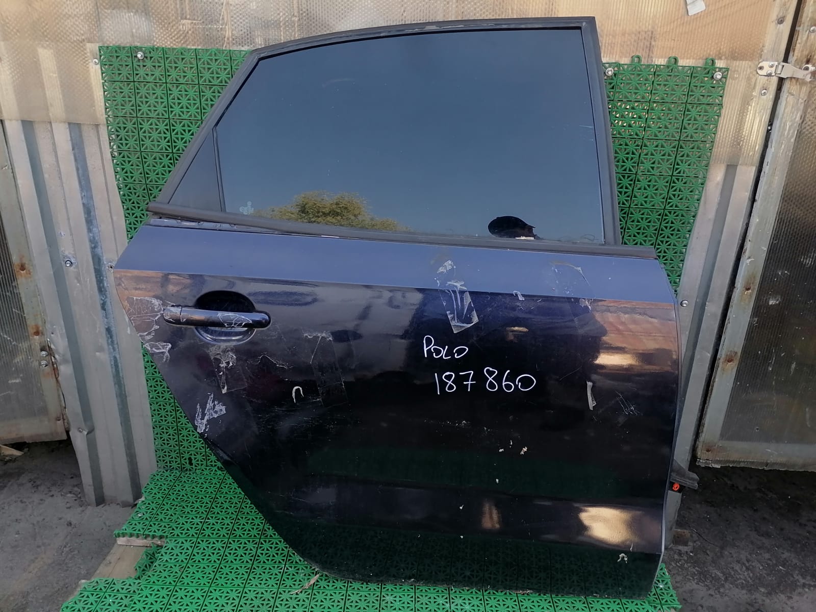Дверь VOLKSWAGEN POLO 2010- задняя правая седан синяя б/у