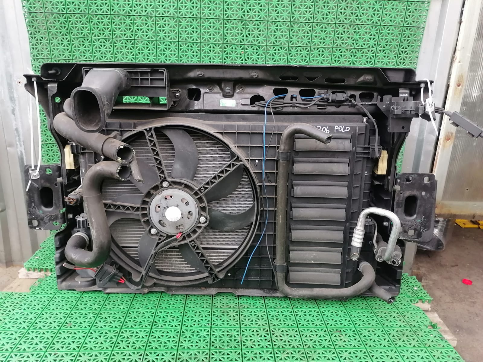 Диффузор с 1-м вентилятором SKODA FABIA 2,VOLKSWAGEN POLO 1,4 2010- б/у