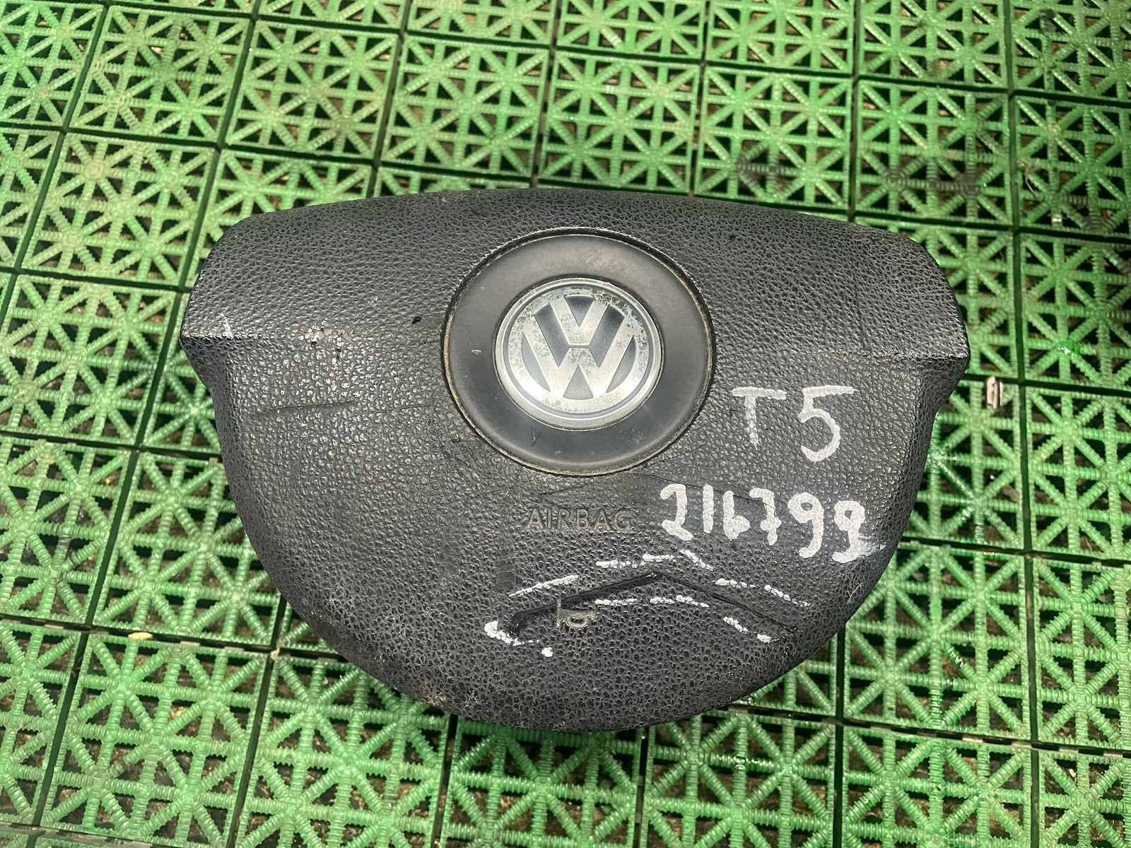 Подушка безопасности VOLKSWAGEN TRANSPORTER T5 2010- 4 спицы 1 фишка б/у