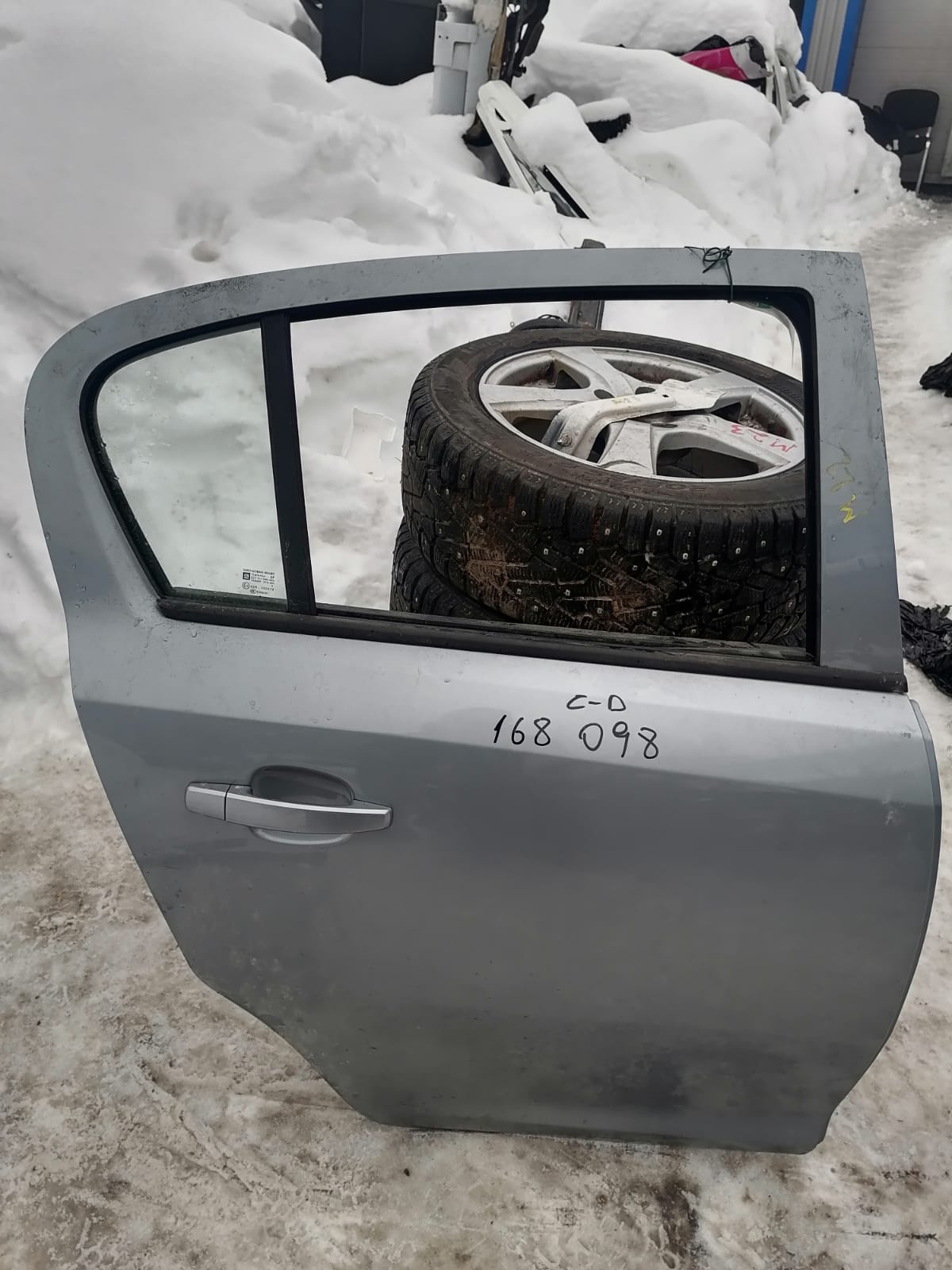 Стекло двери OPEL CORSA D 2006- заднее правое б/у