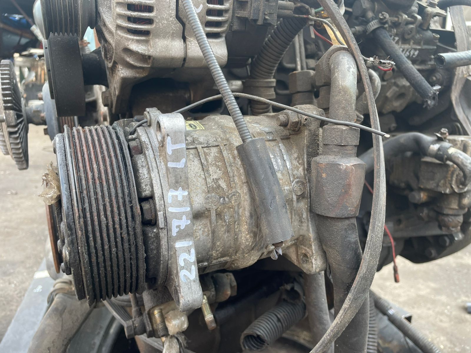 Компрессор кондиционера VOLKSWAGEN LT ATA 2001- б/у