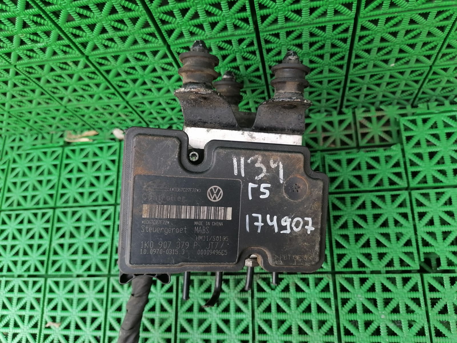 Блок ABS AUDI A3, SKODA OCTAVIA 1Z, VOLKSWAGEN GOLF 5, CADDY 1K0907379P 2004- б/у