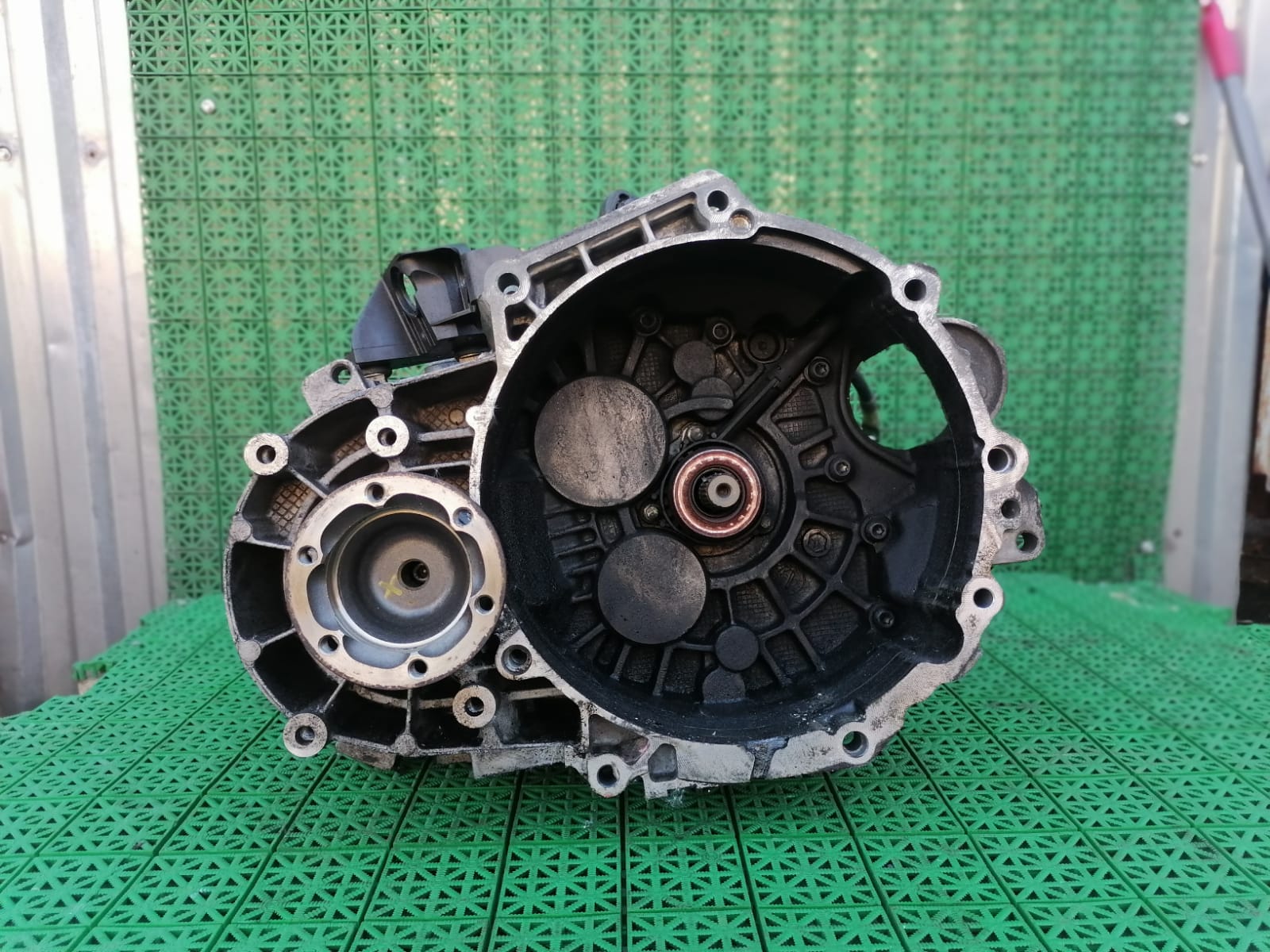 МКПП 6 ступенчатая механическая коробка передач AUDI A3, SKODA OCTAVIA 1Z, VOLKSWAGEN GOLF 5/5+, JETTA 5, PASSAT B6/CC KZS 71/18/23 2004- б/у