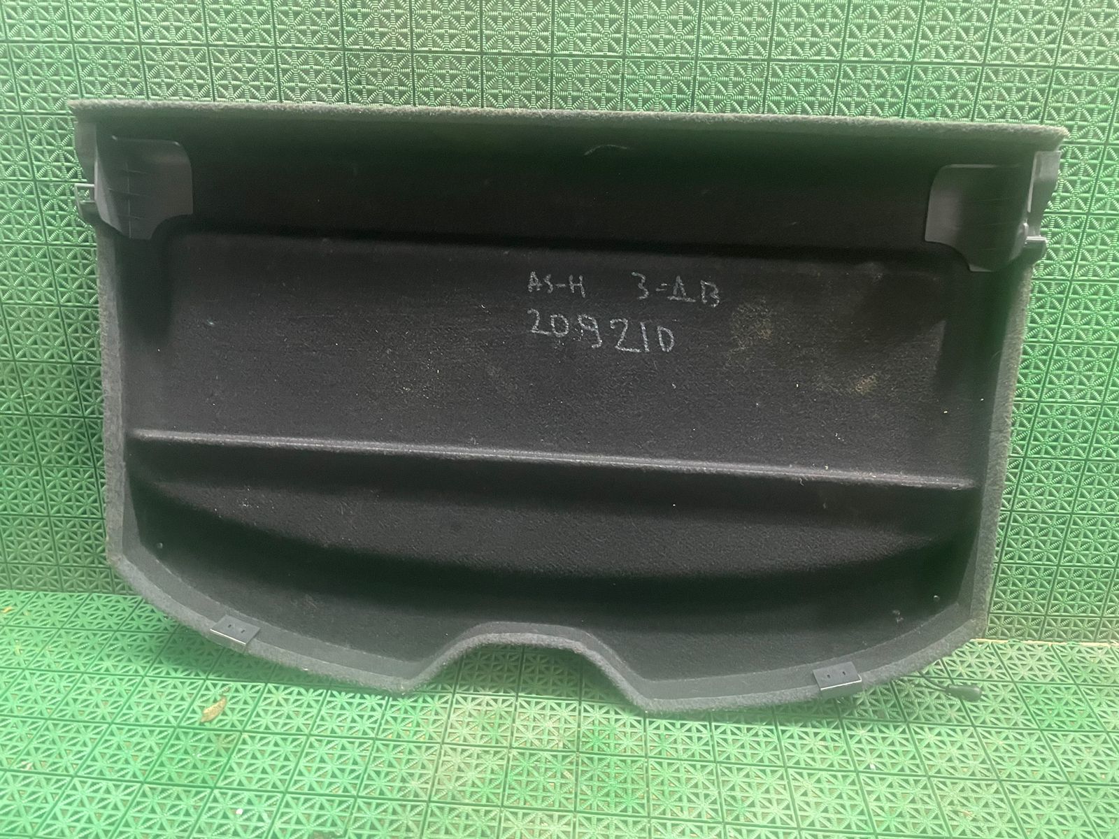 Полка багажного отсека багажника OPEL ASTRA H 2004- 3 х дверная  б/у