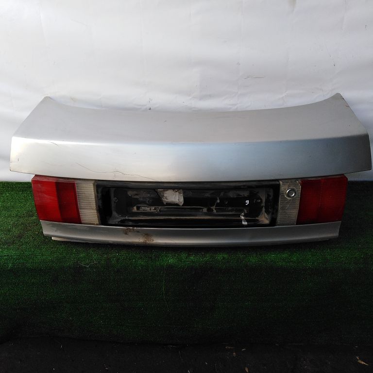 Крышка багажника AUDI A80 B3 1988- серебро Б/У