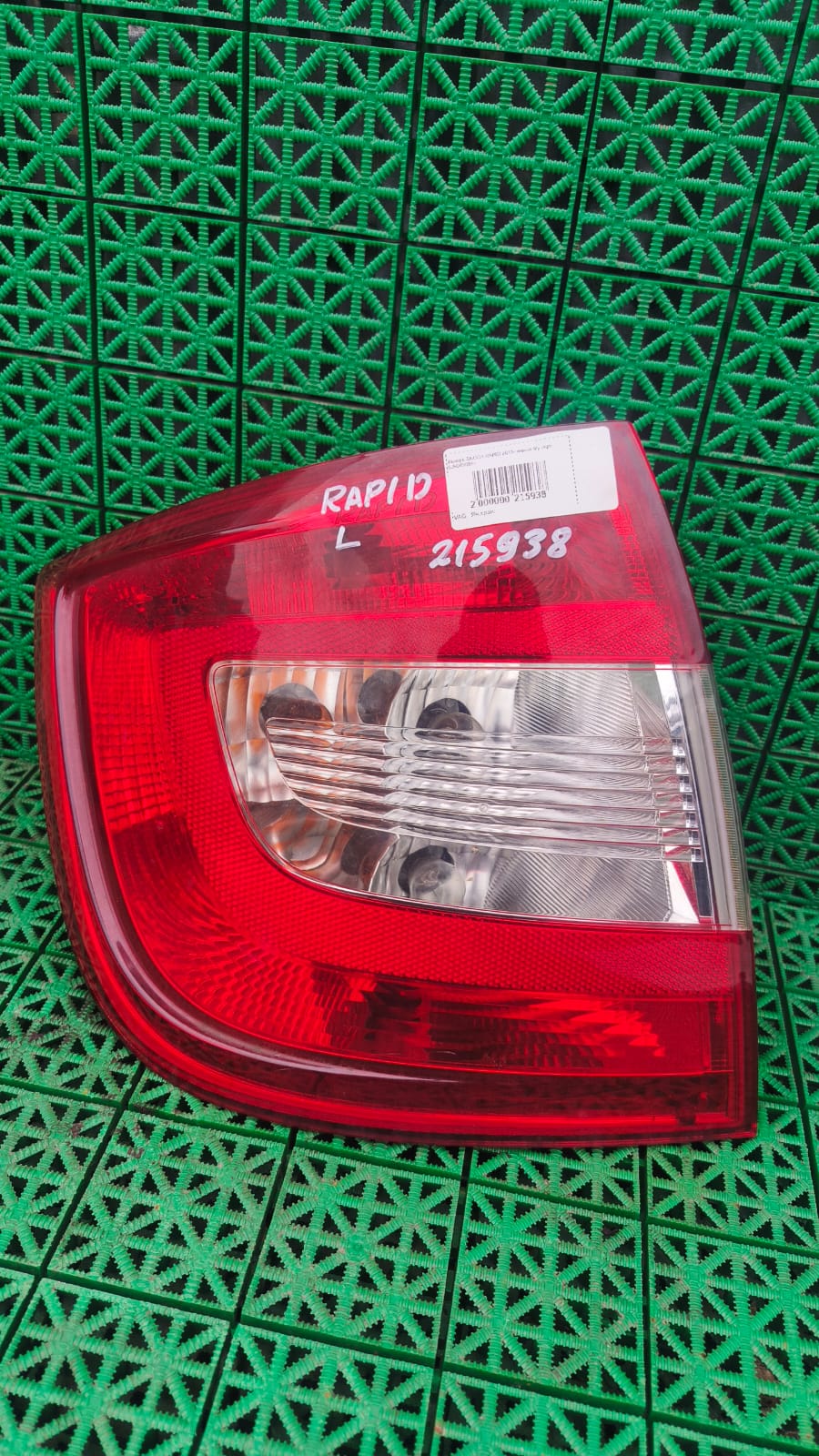 Фонарь SKODA RAPID 2013- левый б/у