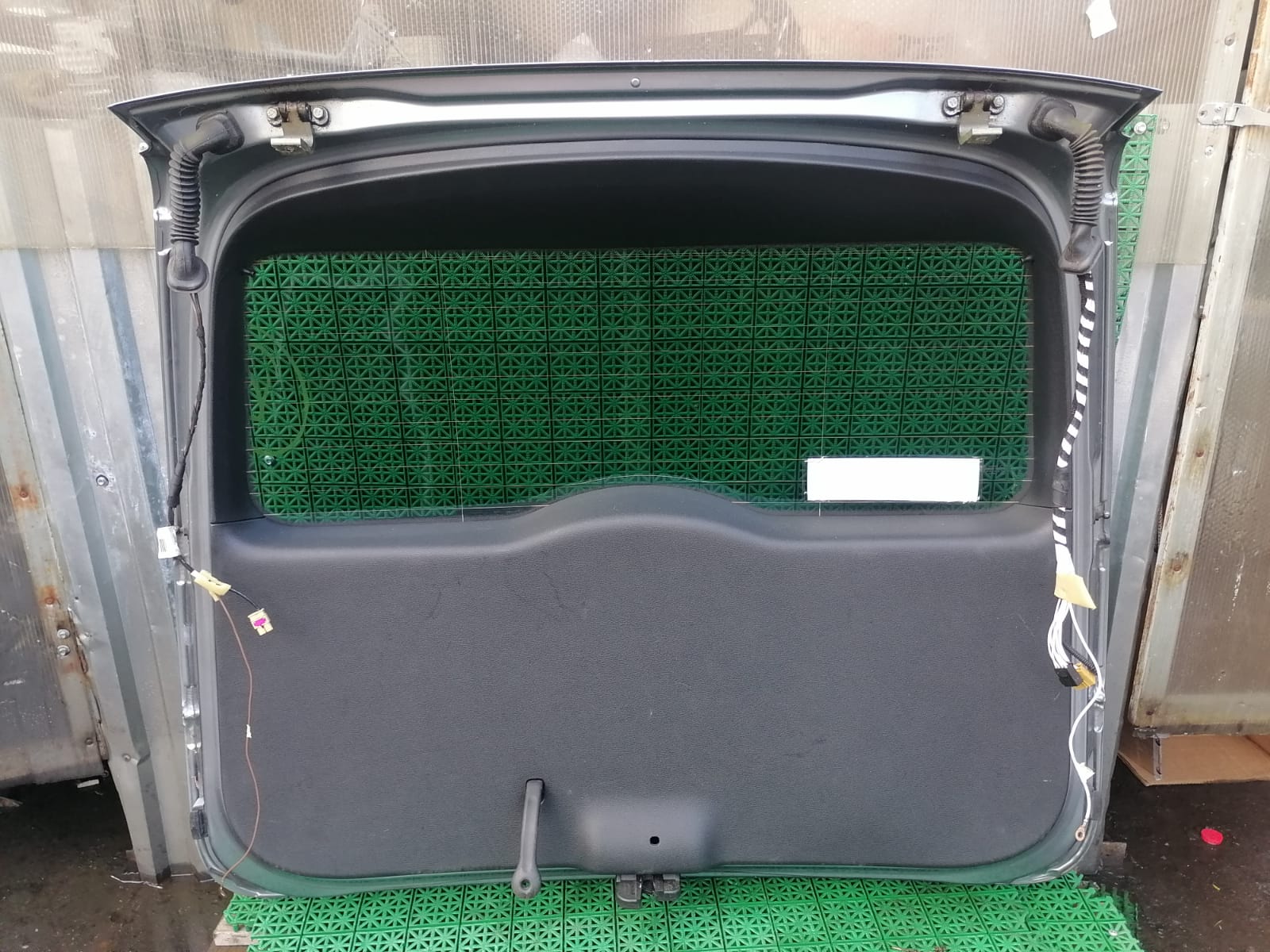 Замок крышки багажника SKODA YETI 2010- б/у