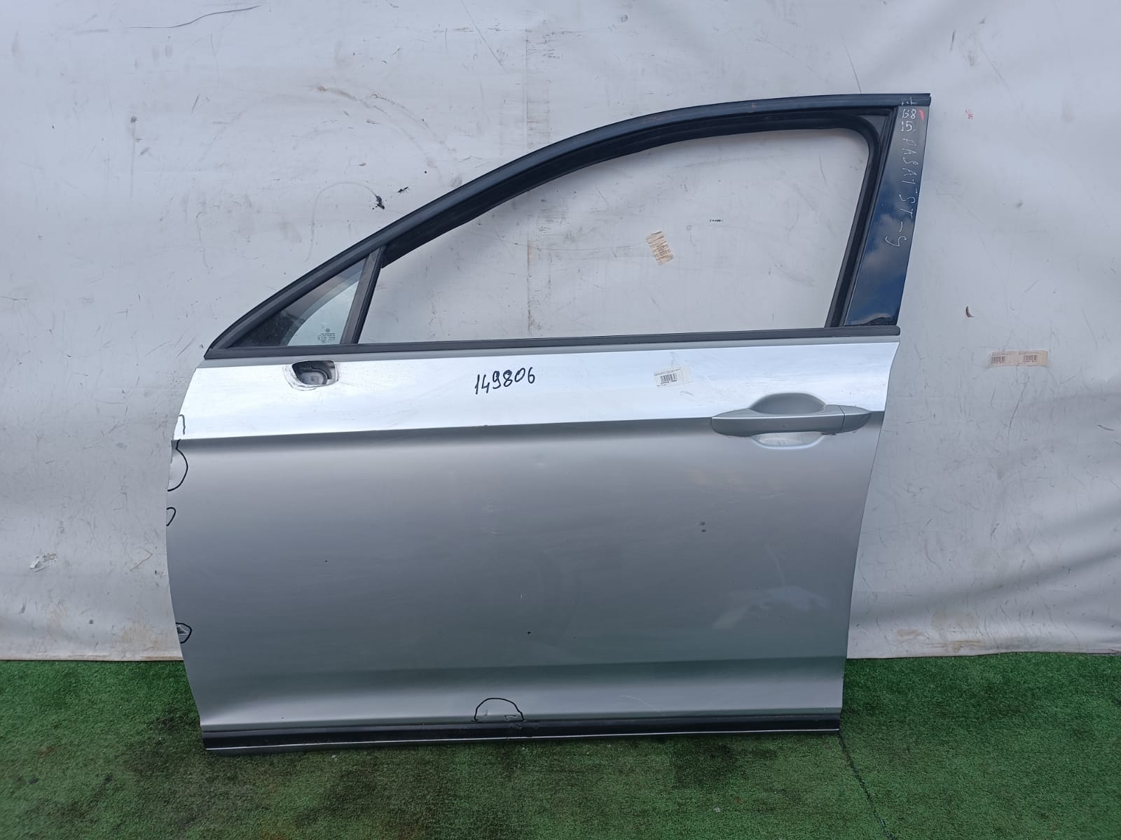 Дверь VOLKSWAGEN PASSAT B8 2015- передняя левая серебро б/у
