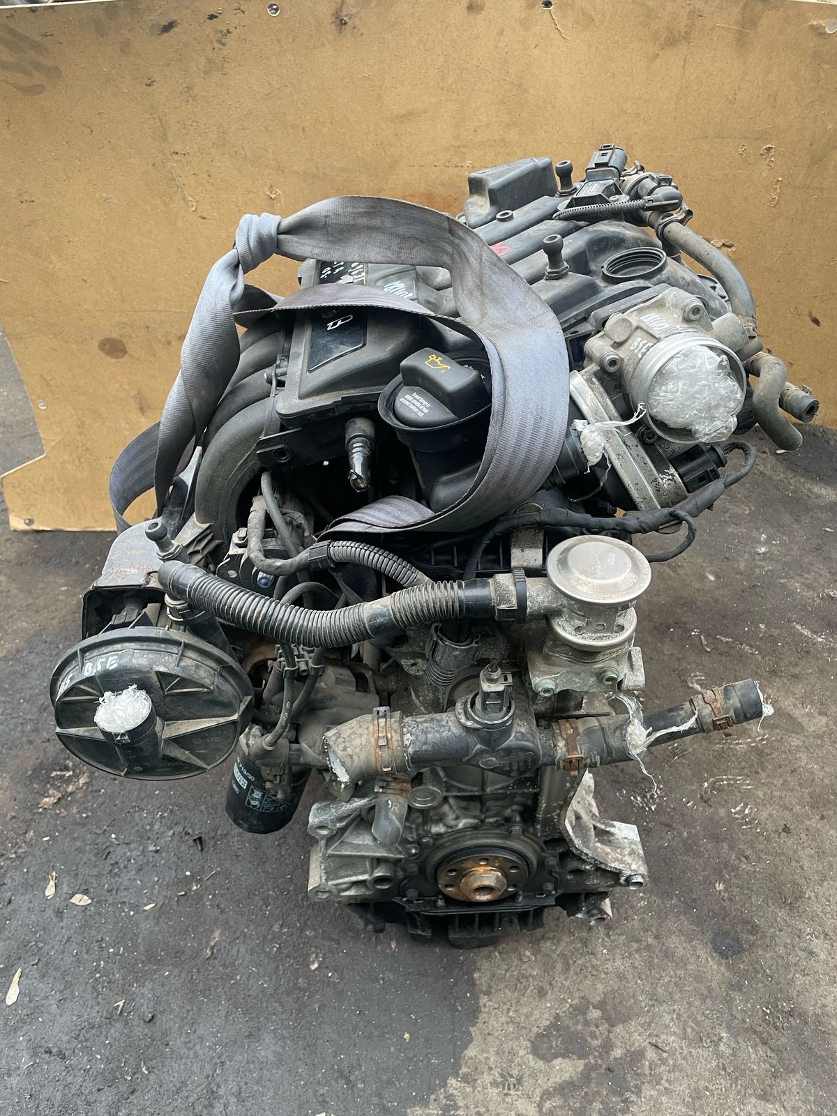 Двигатель AUDI A3, SKODA OCTAVIA 1Z, VOLKSWAGEN JETTA 5, GOLF 5/5+, PASSAT B6, CADDY, TOURAN 1,6 BSE 75kw/102 л,с 2004- б/у