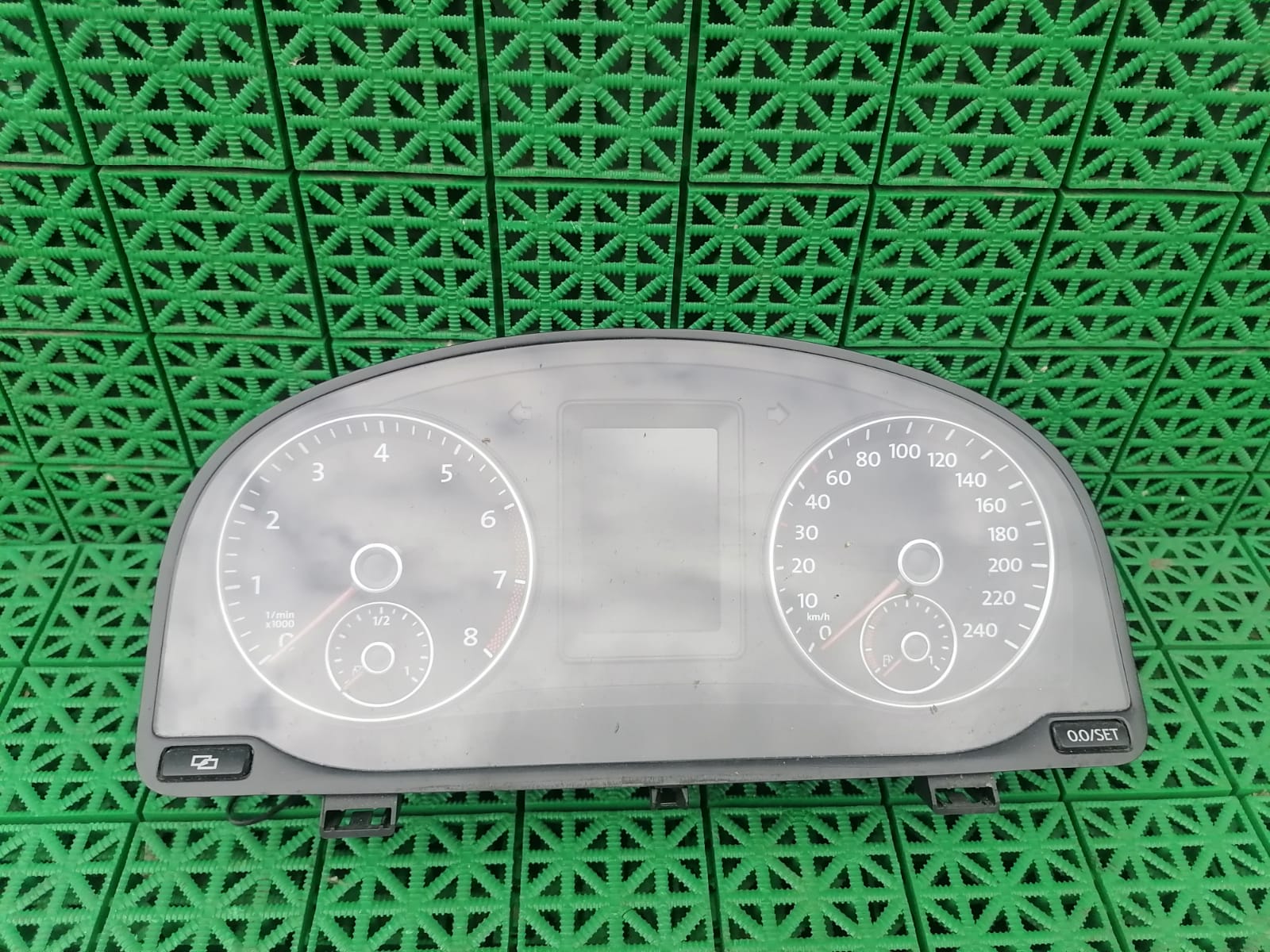 Панель приборов, комбинация приборов VOLKSWAGEN CADDY 2011- б/у