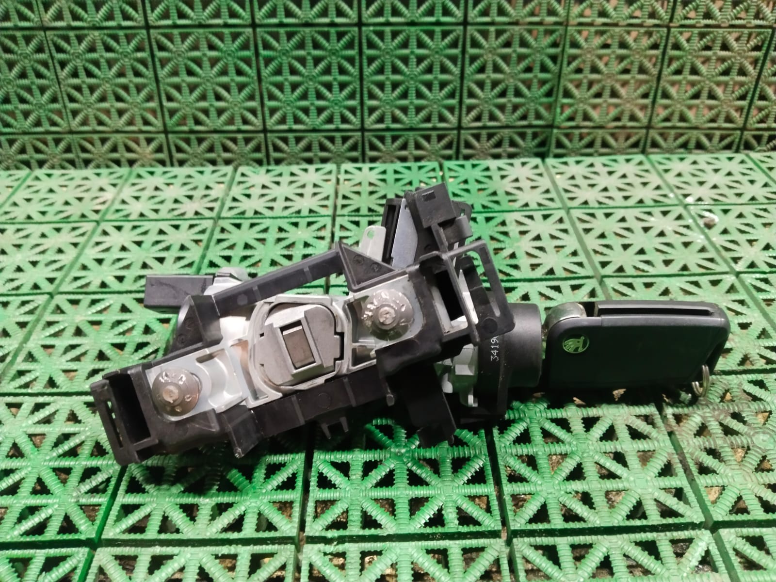 Замок зажигания SKODA A7 2013- б/у