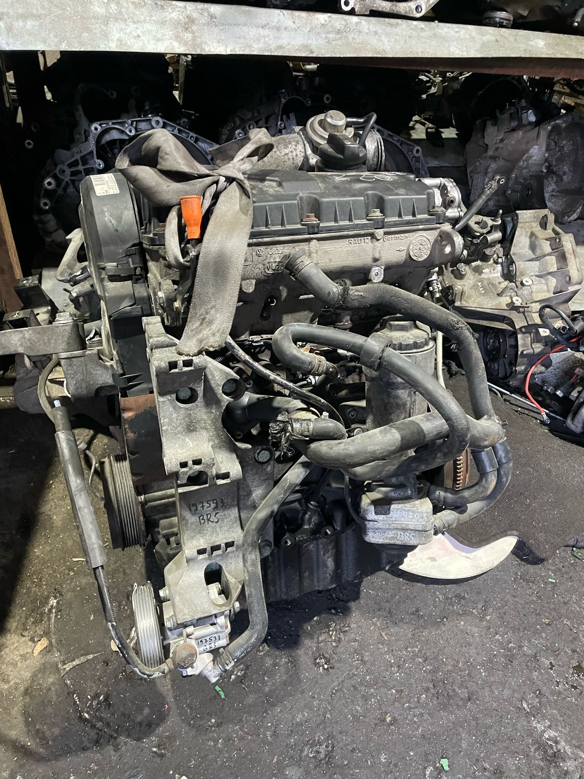 Форсунка топливная, насос-форсунка AUDI A3, SKODA OCTAVIA 1U/1Z VOLKSWAGEN GOLF 4/5/5+, JETTA 5, PASSAT B5+/B6, CADDY, TOURAN 1,9 TDI 2004- б/у