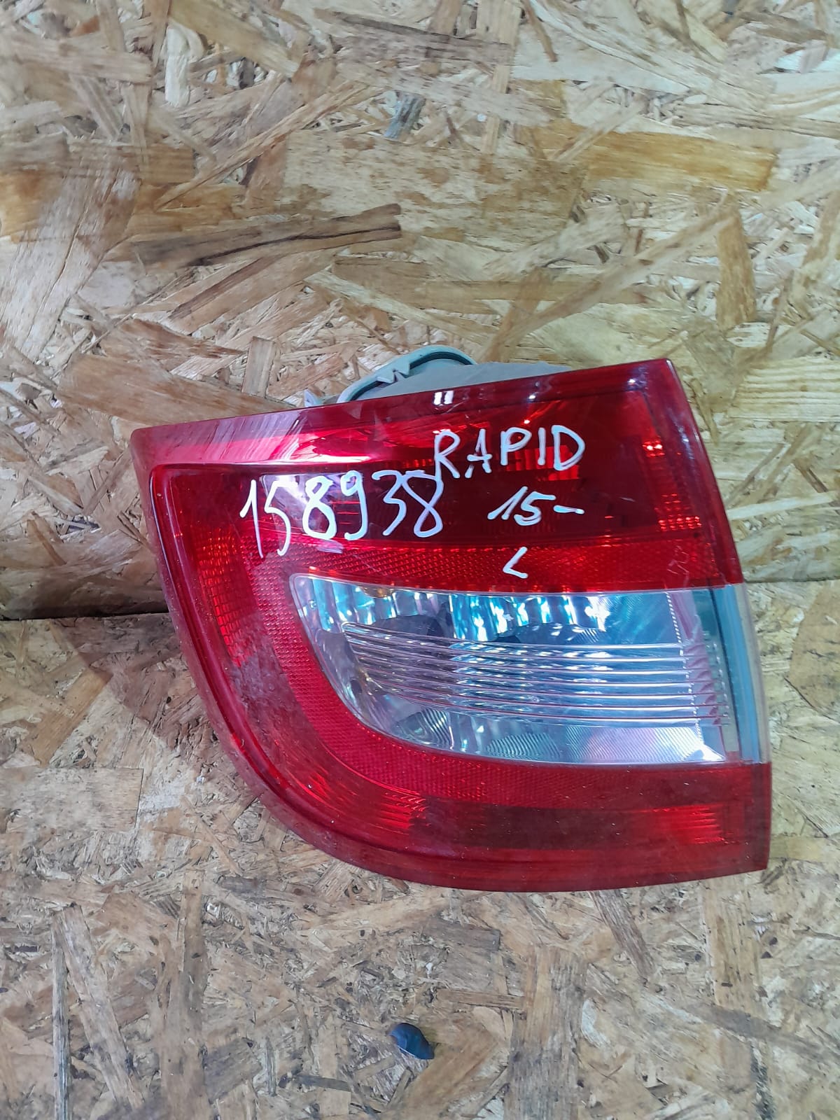 Фонарь SKODA RAPID 2013- левый б/у