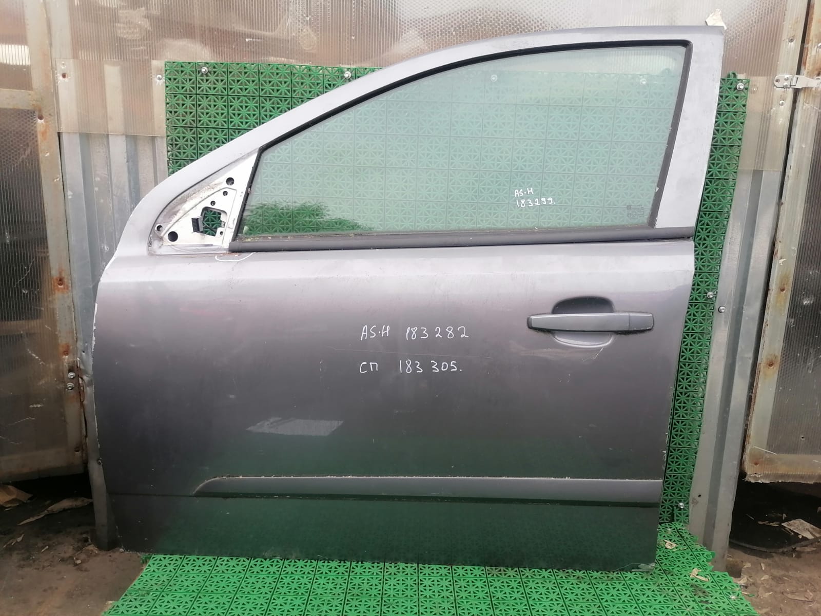 Стекло двери OPEL ASTRA H 2004- переднее левое б/у