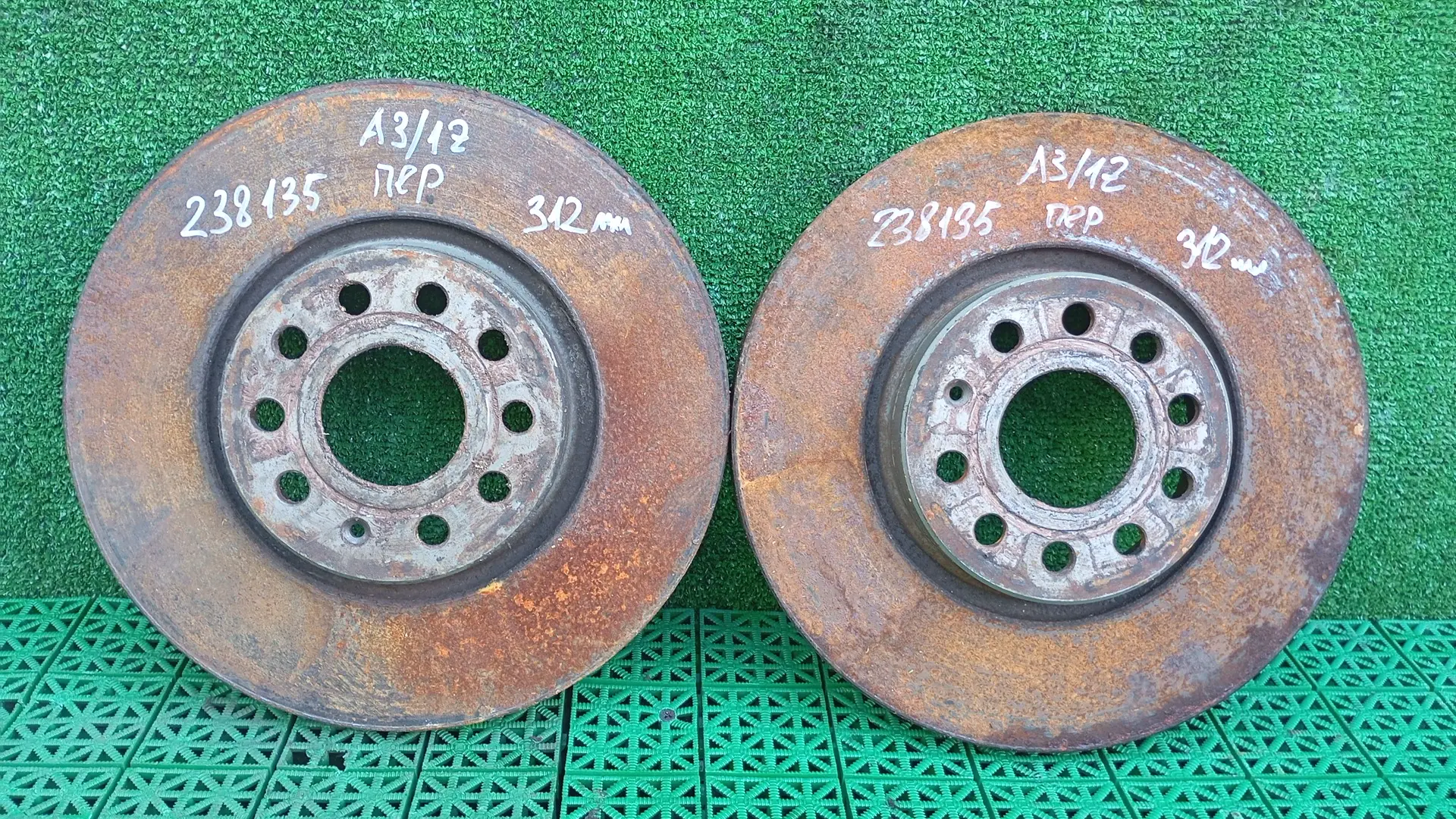 Диск тормозной AUDI A3, SKODA OCTAVIA 1Z, VOLKSWAGEN GOLF 5/5+/6, JETTA 5, PASSAT B6/B7/CC, CADDY, TOURAN, TIGUAN, SHARAN 2004- передний (312мм) б/у