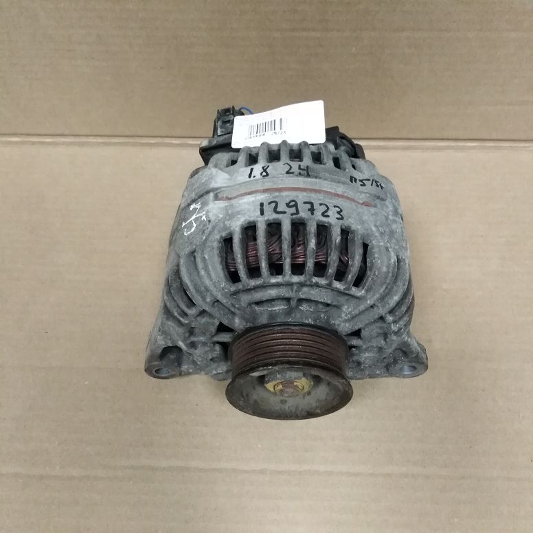 Генератор AUDI A4 8D/8E, A6 C5, A8 4D, VOLKSWAGEN PASSAT B5/B5+ 1,8/2,4/2,5/2,7/2,8 150A 1997- (3ноги) с фишкой Б/У