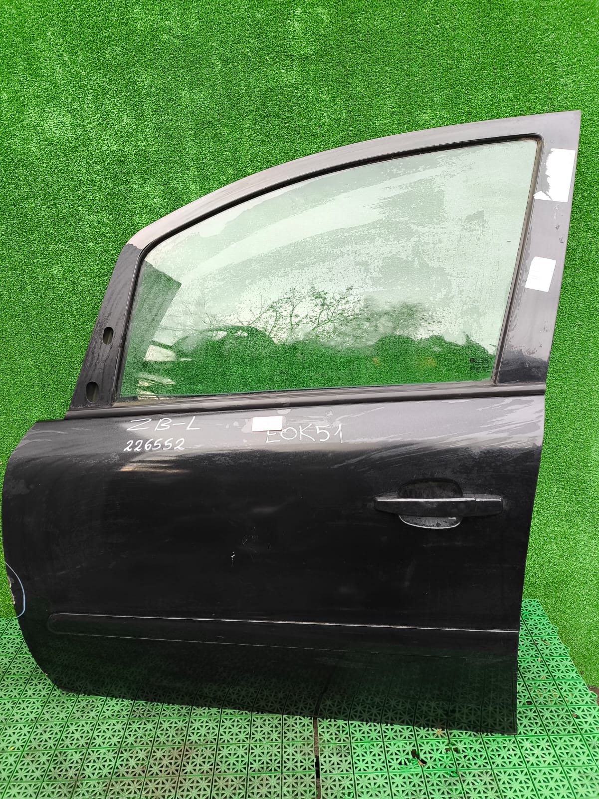 Дверь OPEL ZAFIRA B 2005- передняя левая чёрная б/у