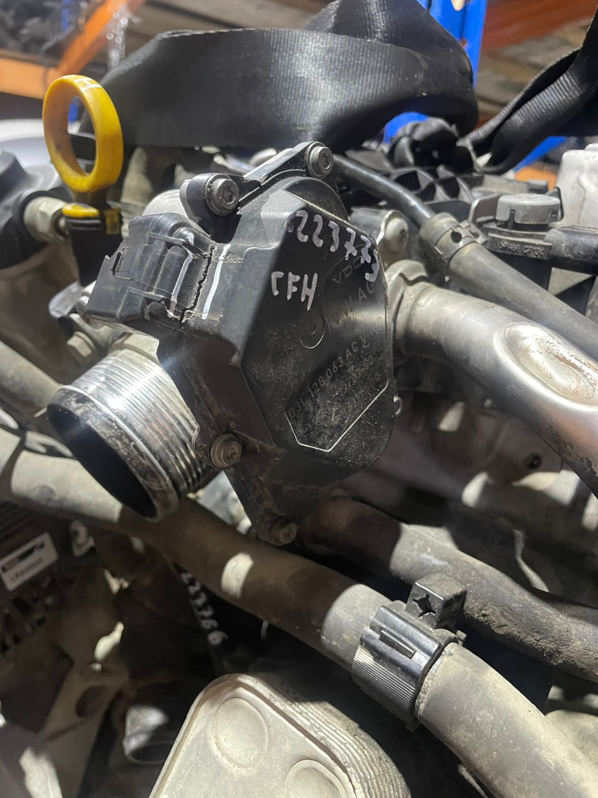 Дроссельная заслонка AUDI A3, SKODA OCTAVIA 1Z, VOLKSWAGEN GOLF 5+/6, JETTA 5, PASSAT B6/B7, CADDY, TOURAN 2,0 CFH 2011- б/у