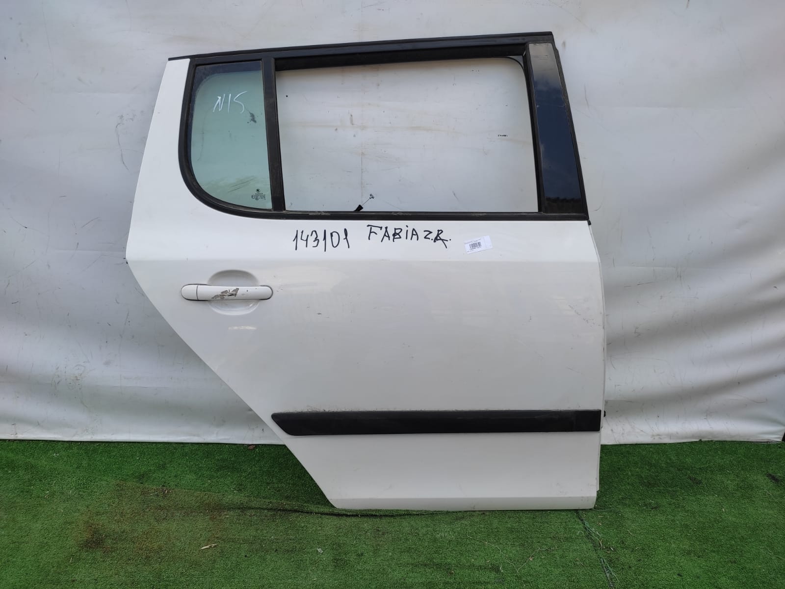 Дверь SKODA FABIA 2 2007- задняя правая хэтчбек белая б/у