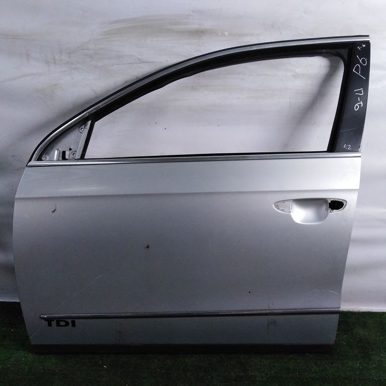 Дверь VOLKSWAGEN PASSAT B6 2005- передняя левая серебро Б/У