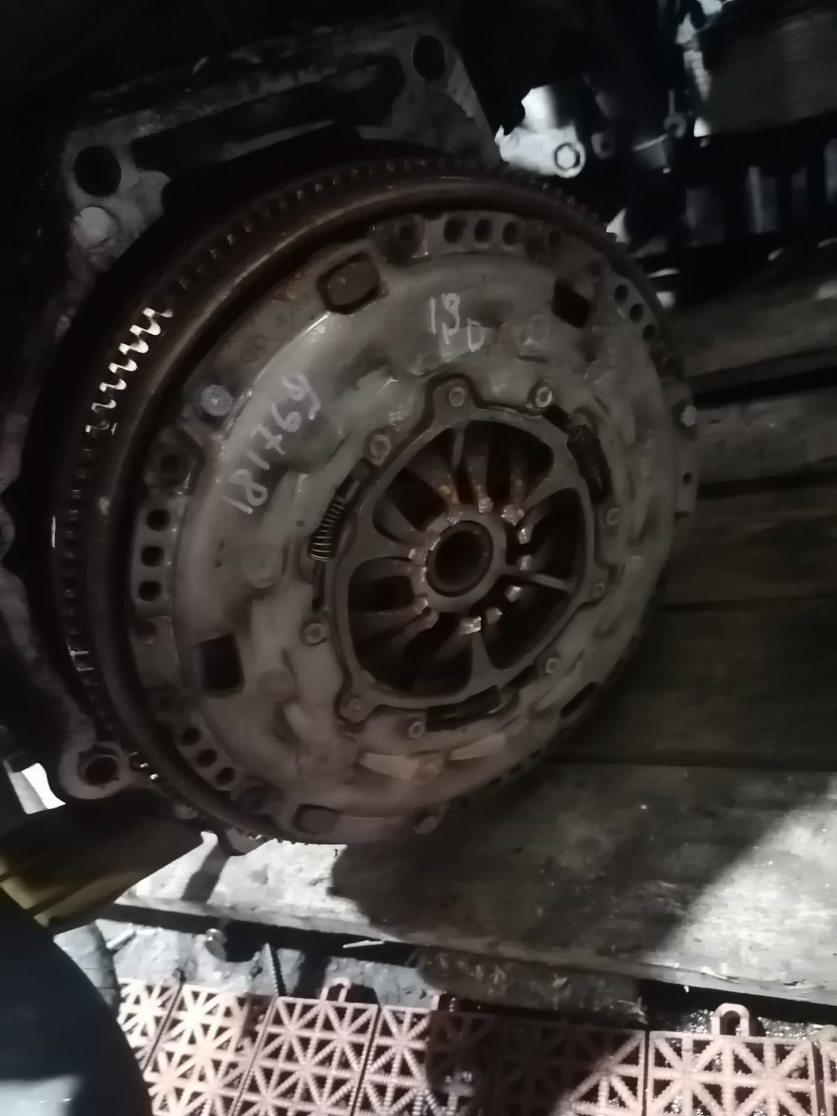 Маховик двигателя AUDI A3, SKODA OCTAVIA 1Z, VOLKSWAGEN GOLF 5/5+, JETTA 5, PASSAT B6 BLS 2004- МКПП  5 б/у
