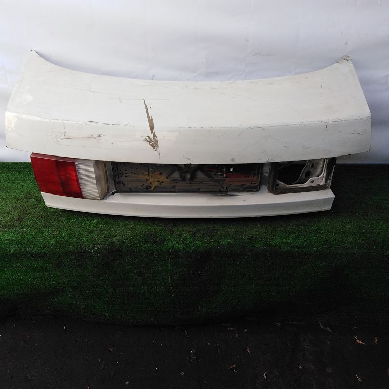 Крышка багажника AUDI A80 B3 1988- белая Б/У