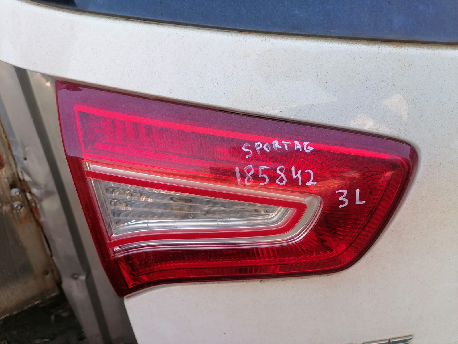 Фонарь KIA SPORTAGE 3 2010- внутренний левый б/у