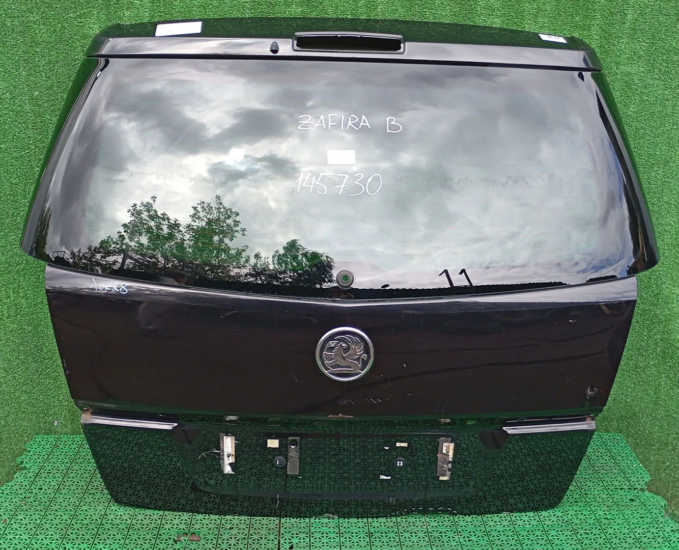 Крышка багажника OPEL ZAFIRA B 2005- чёрная б/у