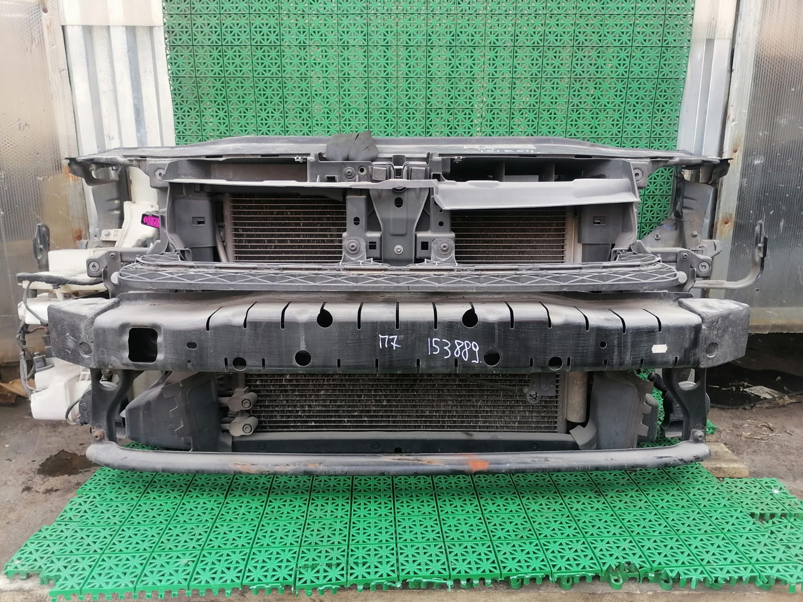 Усилитель бампера VOLKSWAGEN PASSAT B7 2011- передний б/у
