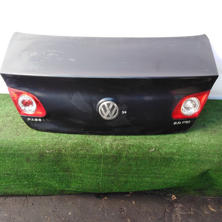 Крышка багажника VOLKSWAGEN PASSAT B6 2005- седан синяя Б/У