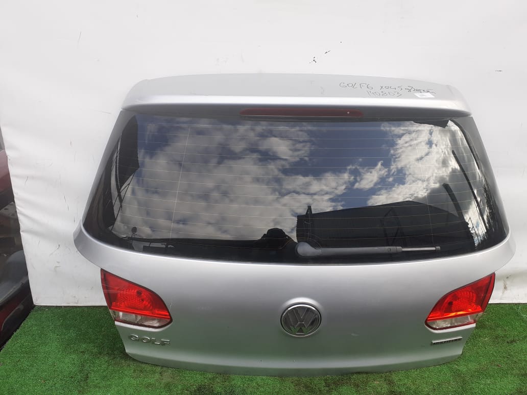 Крышка багажника VOLKSWAGEN GOLF 6 2009- серебро б/у