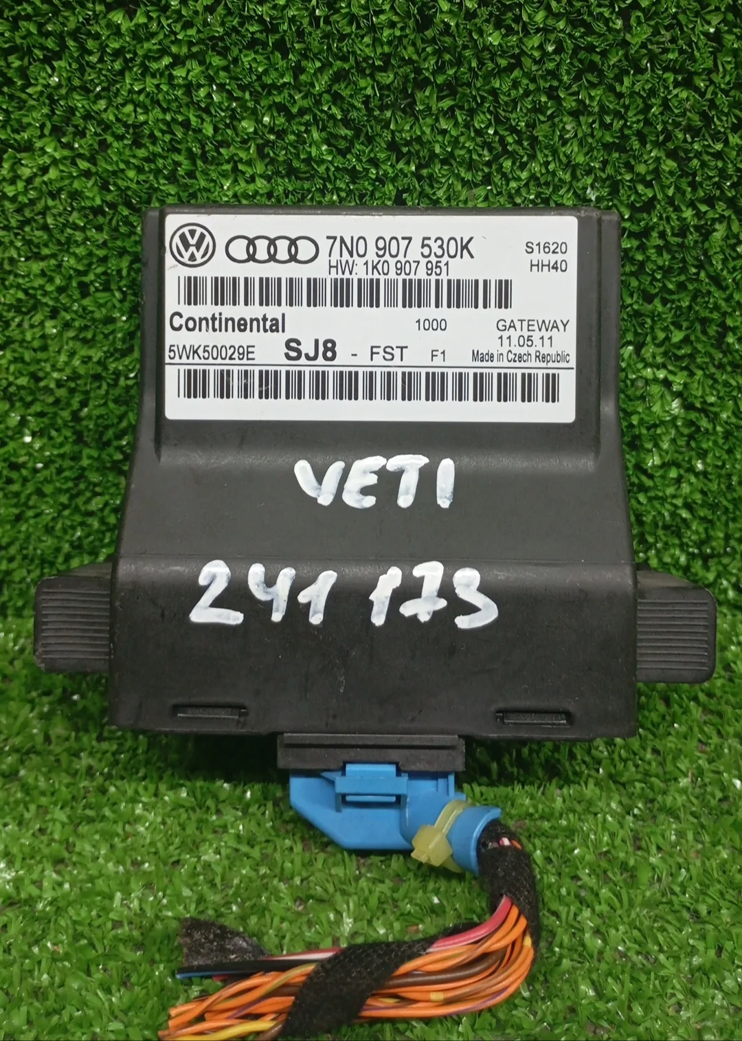 Блок диагностический интерфейс шин данных AUDI A3, SKODA OCTAVIA 1Z,  VOLKSWAGEN GOLF 5 2004- б/у