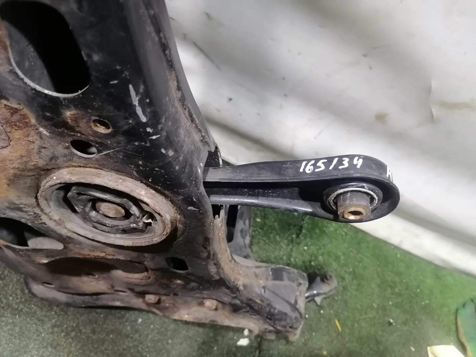 Подушка, опора коробки передач AUDI A3, SKODA OCTAVIA A7, VOLKSWAGEN GOLF 7 2013- задняя б/у