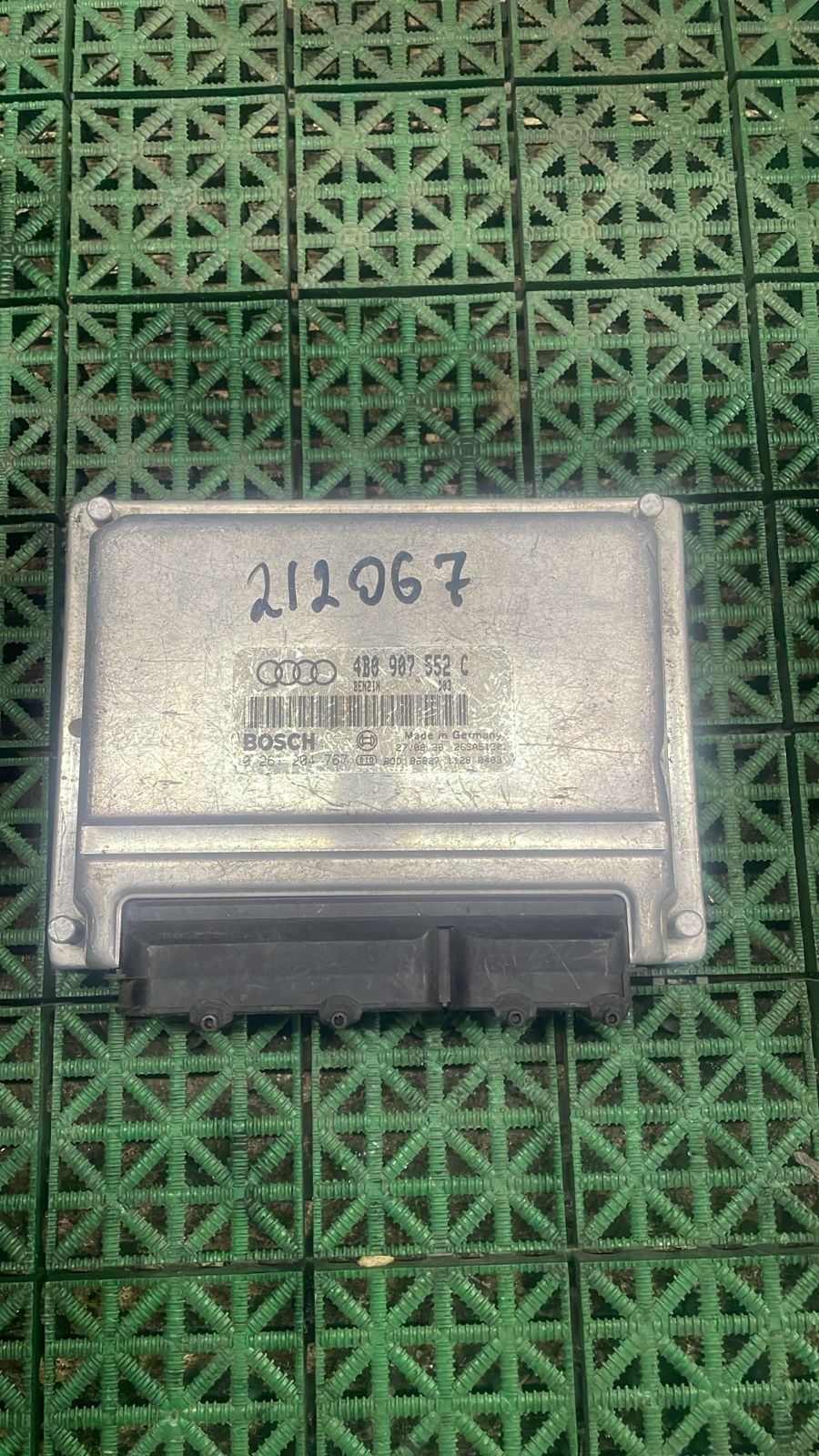 Блок управления двигателя ДВС ЭБУ AUDI A6 C5 2,4 AGA 1997- Б/У